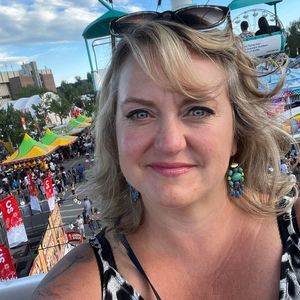 Meet your Posher, Angela